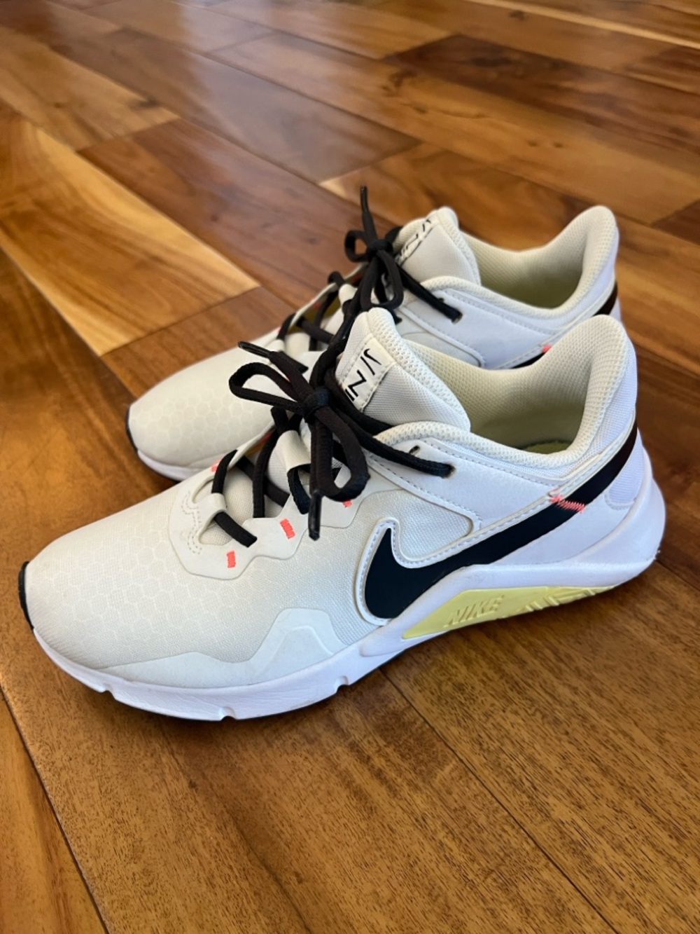 Nike Legend Essential 2 'Summit Women’s 7.5